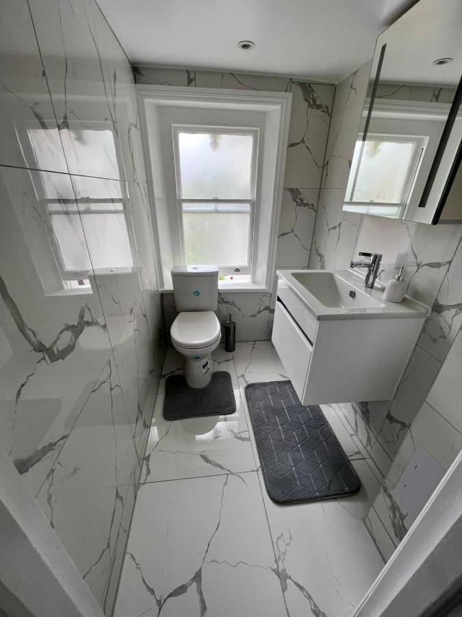 Lovely 2 Bedroom Flat With Roof Terrace In London Nw6 Exterior foto
